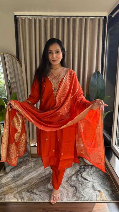 PURE HEAVY ROMAN SILK KURTI PANT SETS - View 3