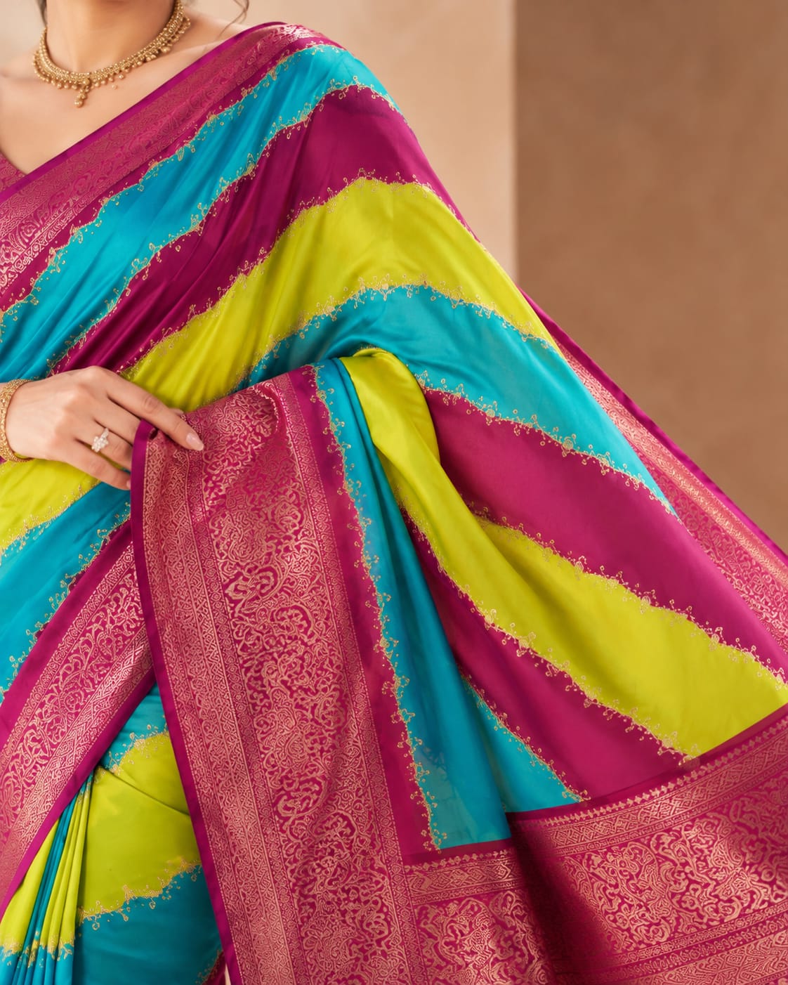 Chiffon Saree with Banarasi Border & Lahariya Foil Print - View 3