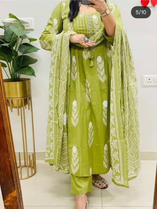 New anarkali kurta set with Cotton Pant & Malmal Dupatta - View 8