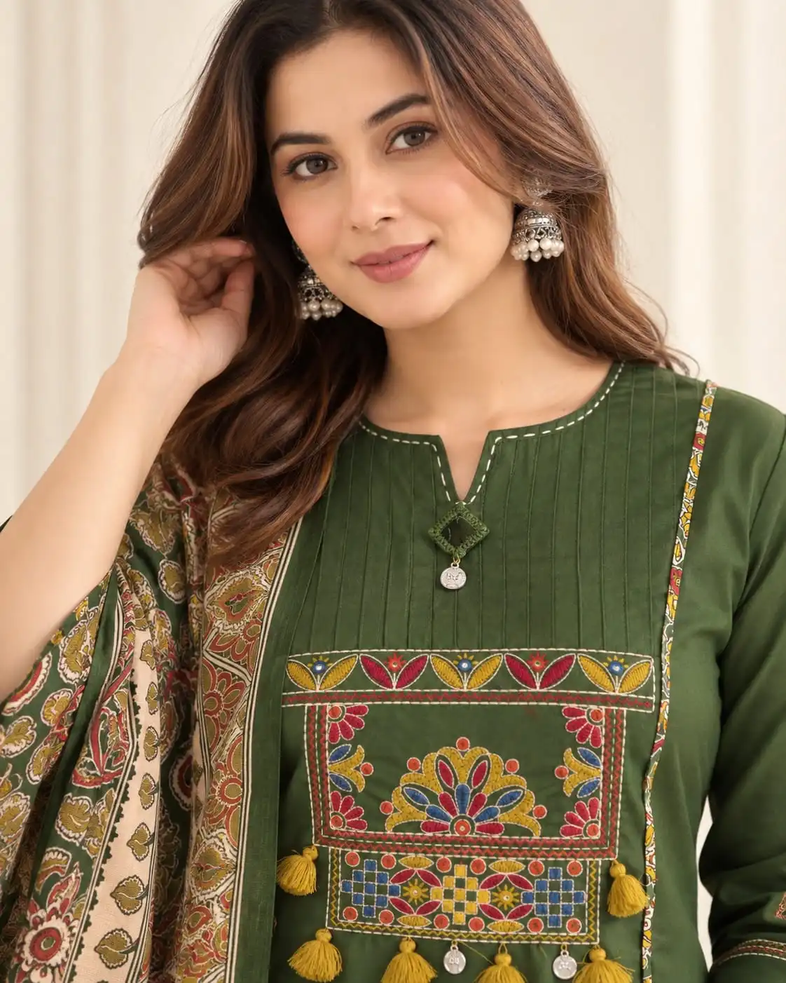 Green Cotton Embroidered Kurta Set with Digital Muslin Dupatta - View 2