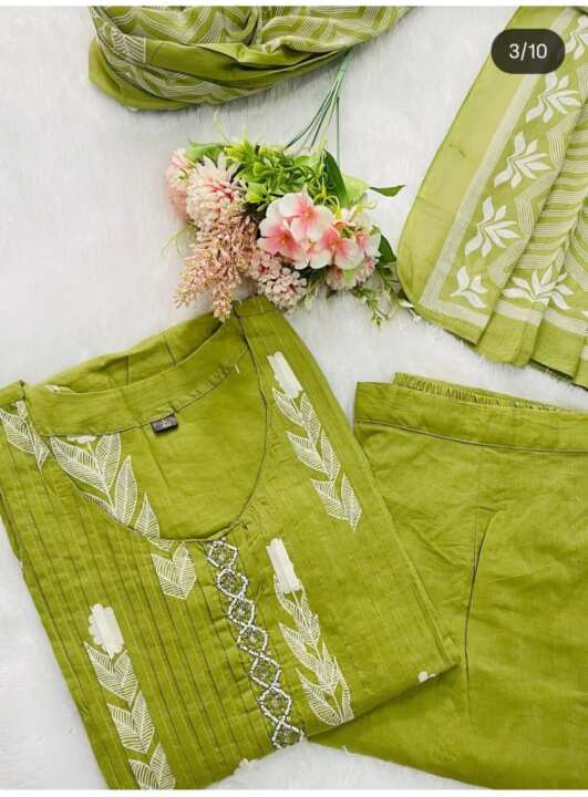 New anarkali kurta set with Cotton Pant & Malmal Dupatta - View 7