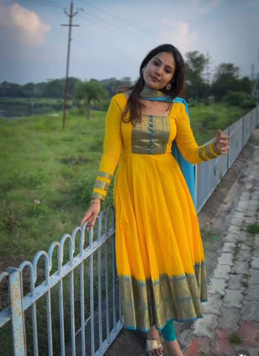 New Super Trendy Traditional Outfit - View 6