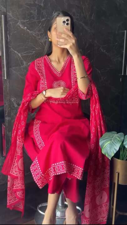 New straight kurta set with Cotton Pant & Malmal Dupatta pattern - View 5
