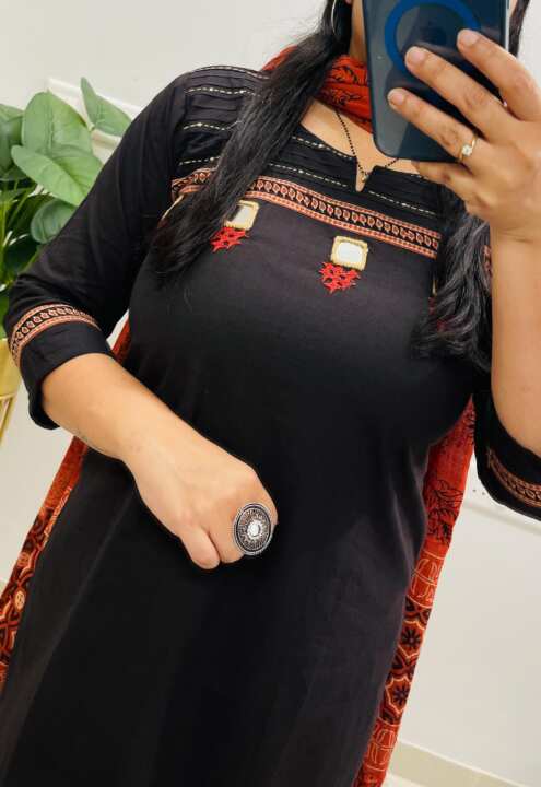 Azrakh Prints in Dhabu Cotton - View 7