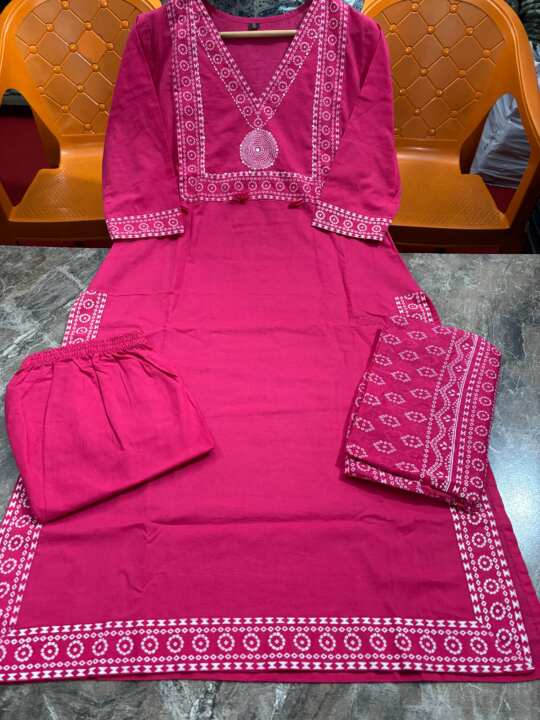 New straight kurta set with Cotton Pant & Malmal Dupatta pattern - View 4