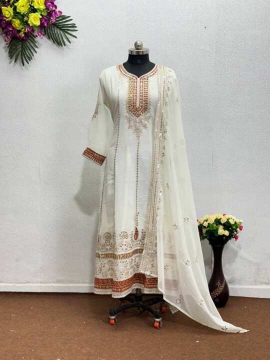 Party Wear Heavy Gown With Dupatta - View 6