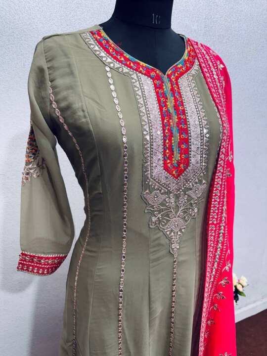 Party Wear Heavy Gown With Dupatta - View 11