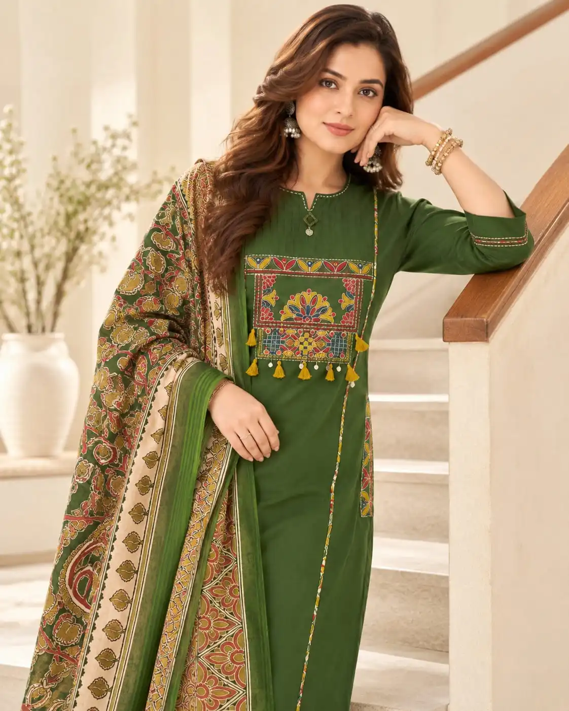 Green Cotton Embroidered Kurta Set with Digital Muslin Dupatta - View 3
